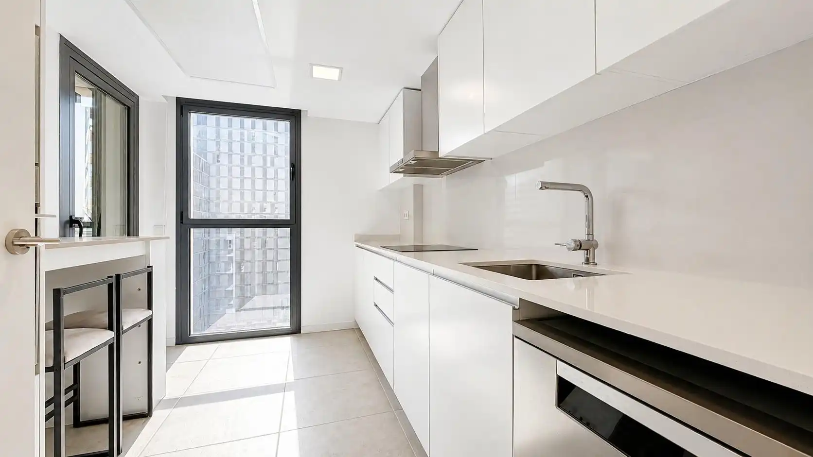 Küche von Wohnung zur Miete in Valencia mit Klimaanlage, Terrasse und Balkon
