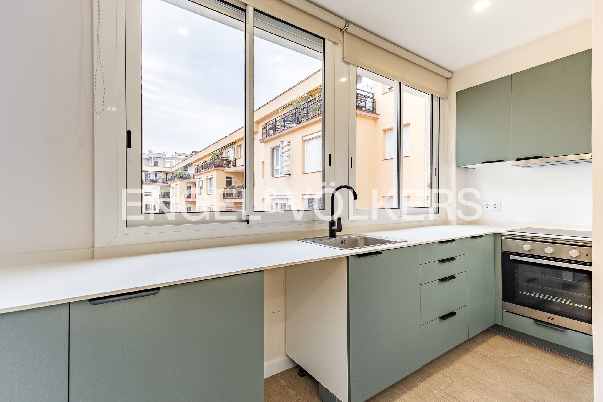 Kitchen of Flat for sale in  Barcelona Capital  with Air Conditioner, Heating and Parquet flooring