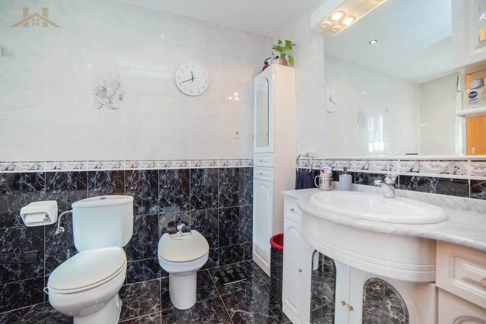Badezimmer von Haus oder Chalet zum Verkauf in Méntrida mit Klimaanlage, Heizung und Privatgarten