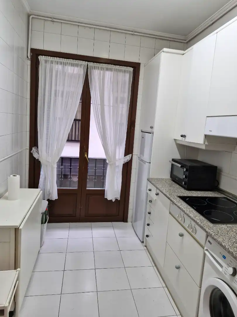 Cocina de Piso de alquiler en Bilbao  con Calefacción, Parquet y Amueblado