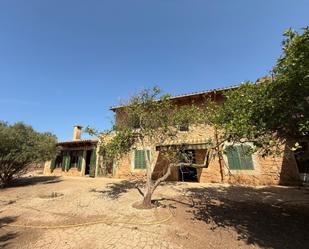 Vista exterior de Finca rústica en venda en Llucmajor amb Jardí privat, Terrassa i Balcó