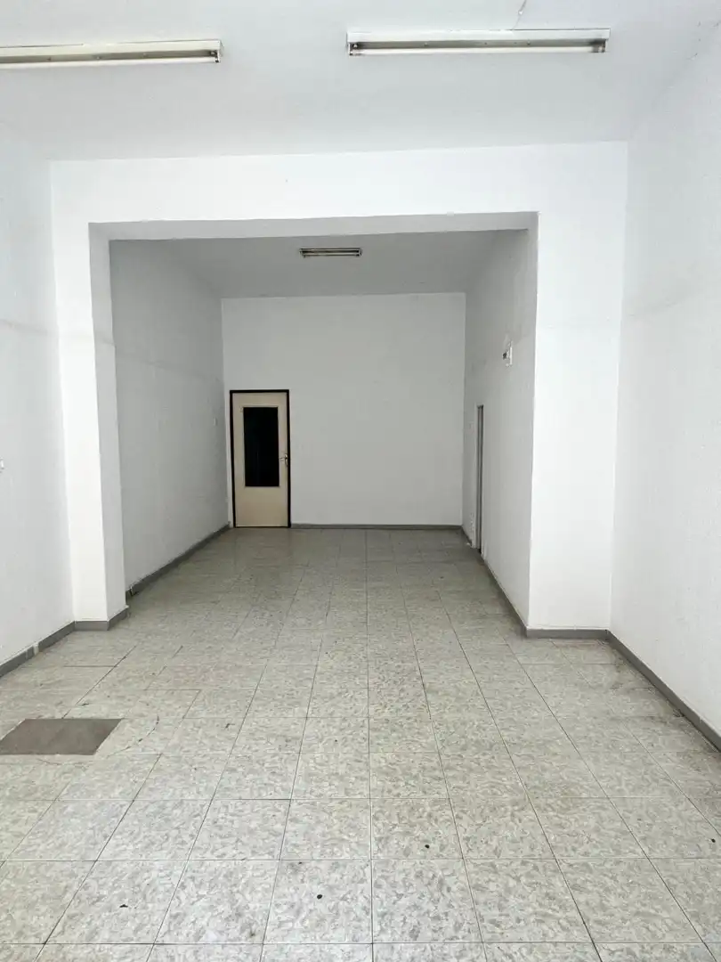 Gewerbefläche zum Verkauf in Calle Santa Ana 47, imagen 2