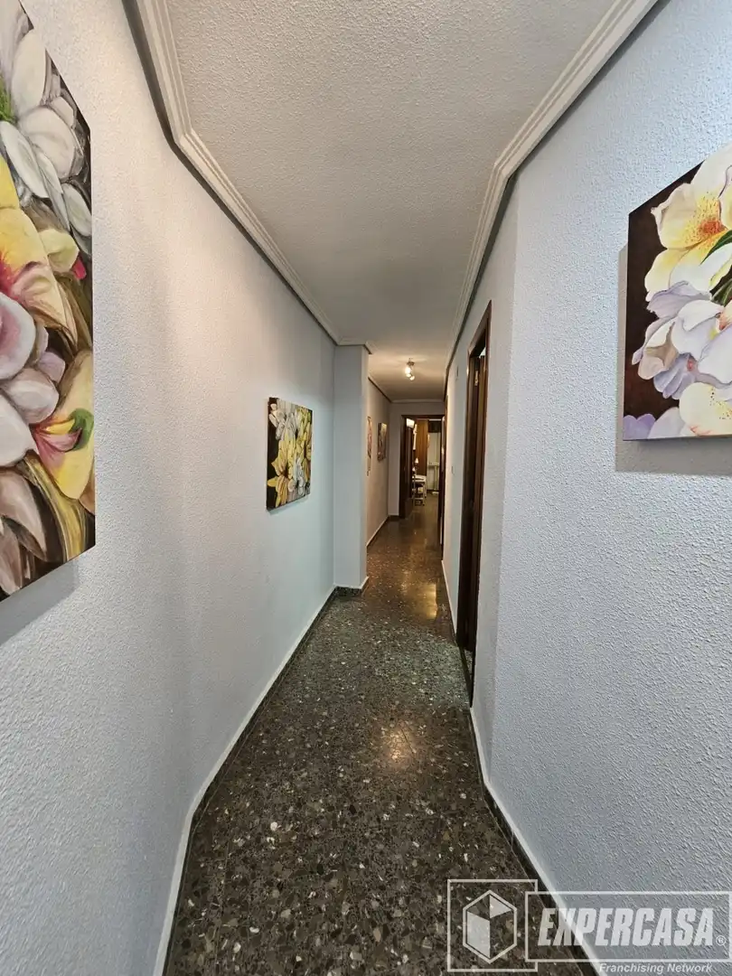 Apartamento en venta en Silla con Aire acondicionado, Terraza y Amueblado