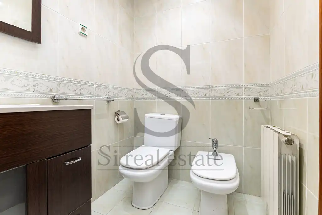 Bathroom of Flat for sale in Barcelona  with Air Conditioner, Heating and Terrace