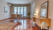 Living room of Flat for sale in  Barcelona Capital  with Air Conditioner, Heating and Parquet flooring