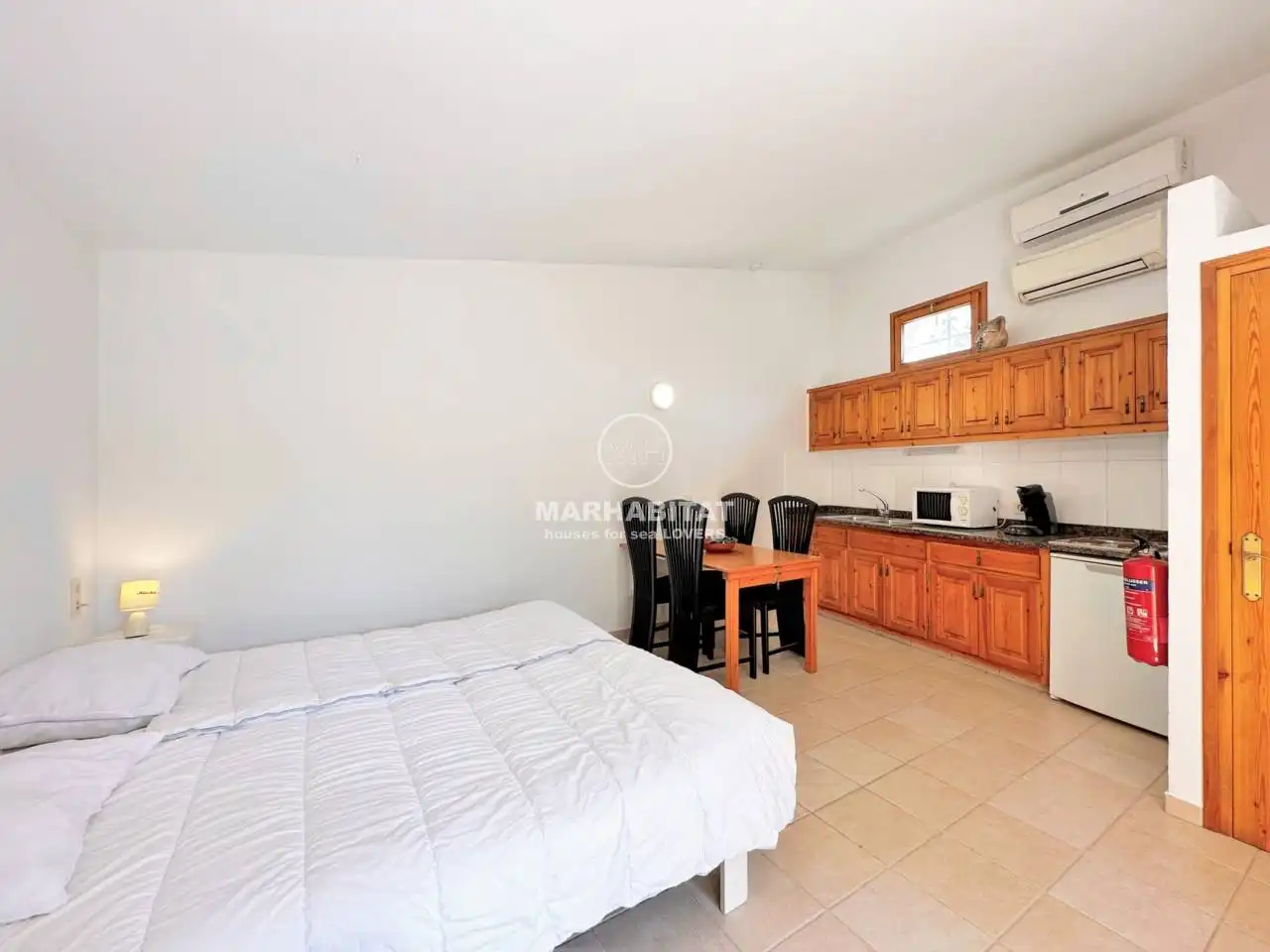 Dormitori de Casa o xalet en venda en L'Escala amb Aire condicionat, Jardí privat i Terrassa