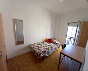 Bedroom of Flat to rent in  Granada Capital  with Terrace and Balcony