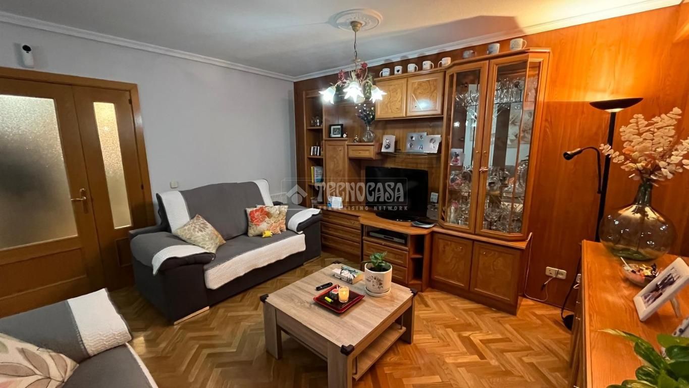 Living room of Flat for sale in San Fernando de Henares  with Heating and Parquet flooring