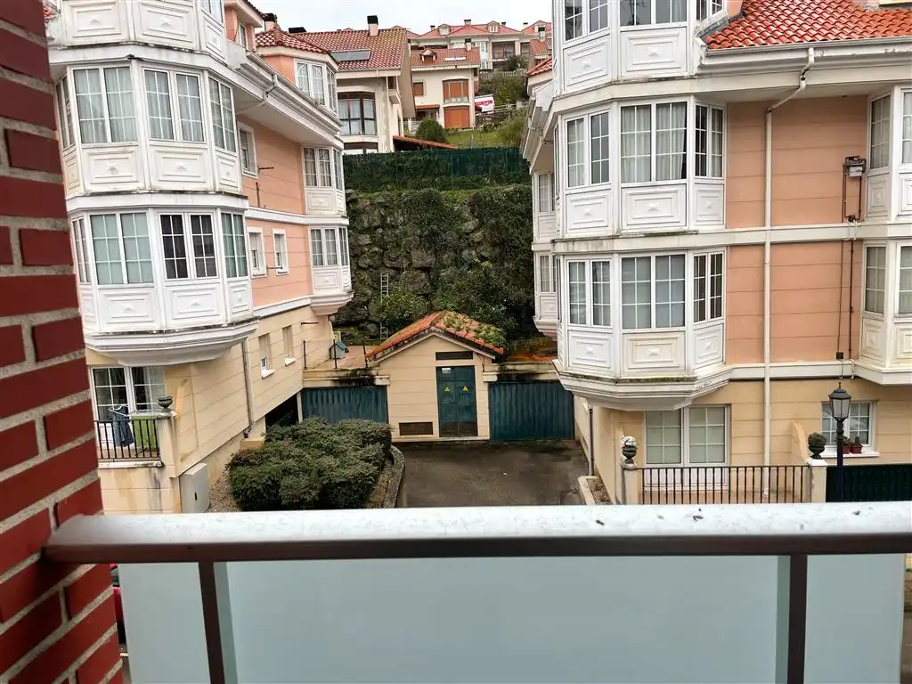 Außenansicht von Wohnung zum Verkauf in San Vicente de la Barquera mit Heizung, Abstellraum und Möbliert
