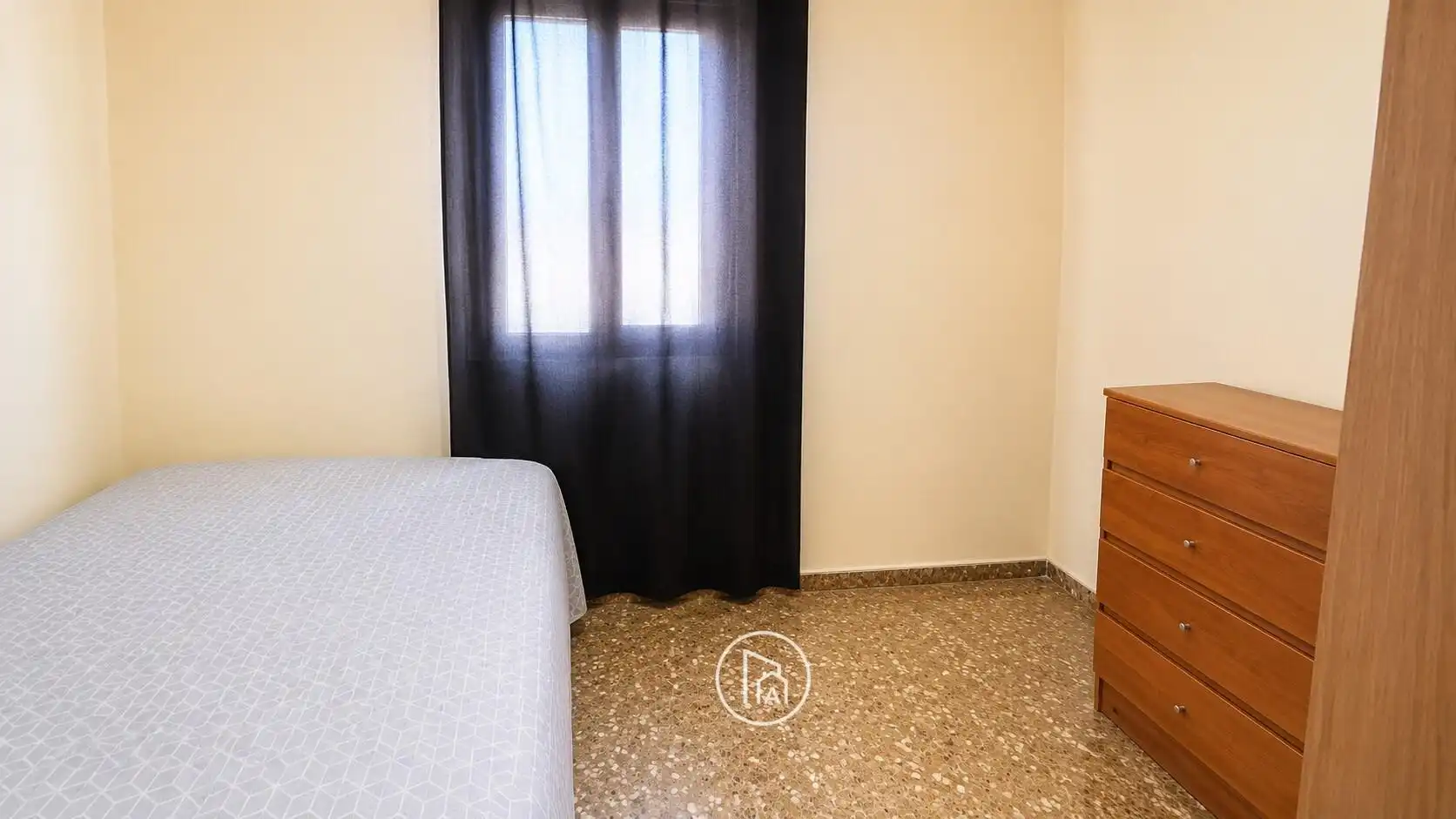 Habitación de Piso en venta en Paterna con Balcón
