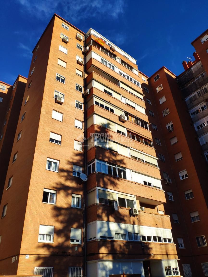 Vista exterior de Piso en venta en Coslada con Aire acondicionado, Calefacción y Terraza