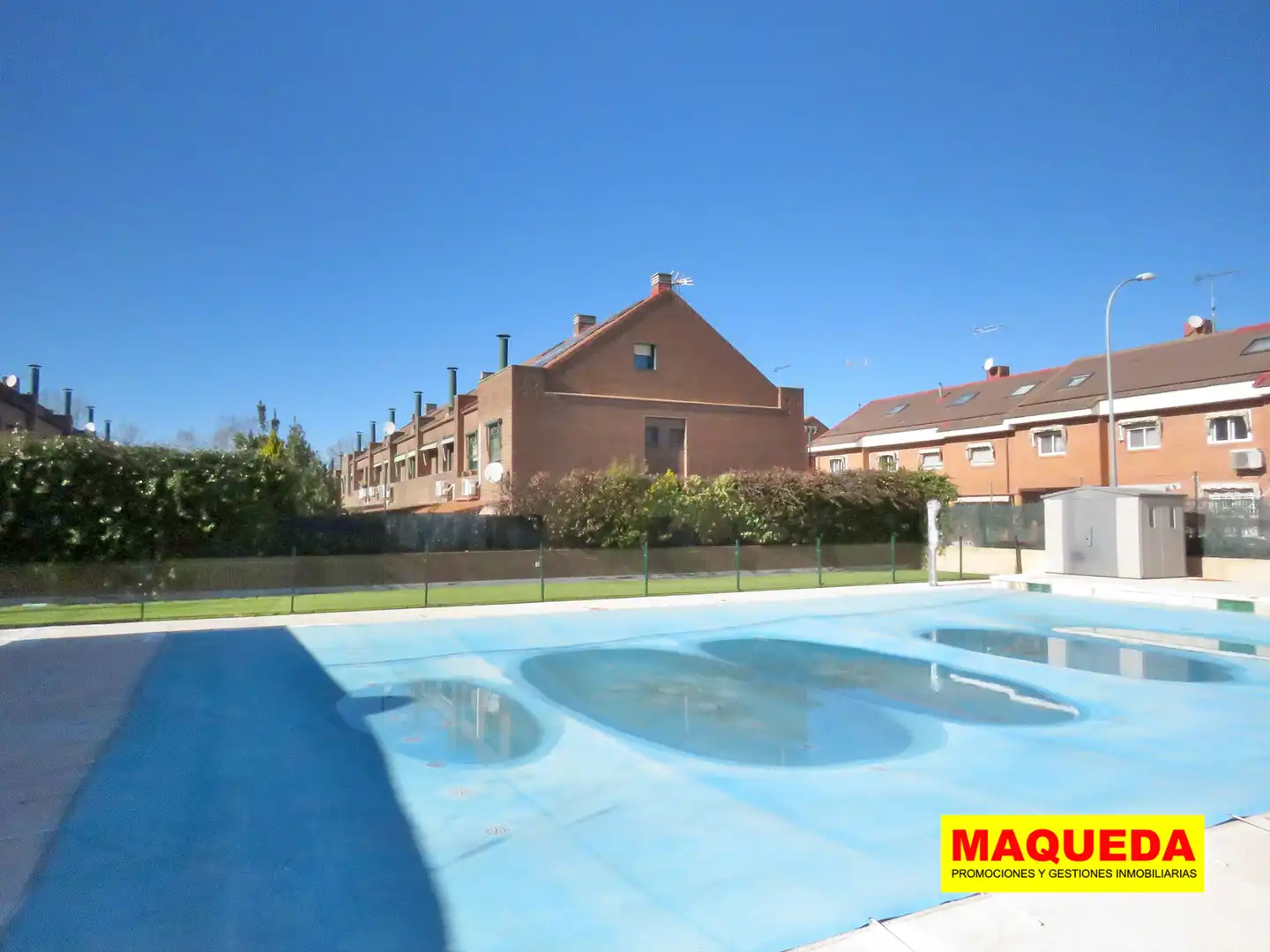 Jardí de Casa adosada en venda en Alcorcón amb Aire condicionat, Calefacció i Jardí privat