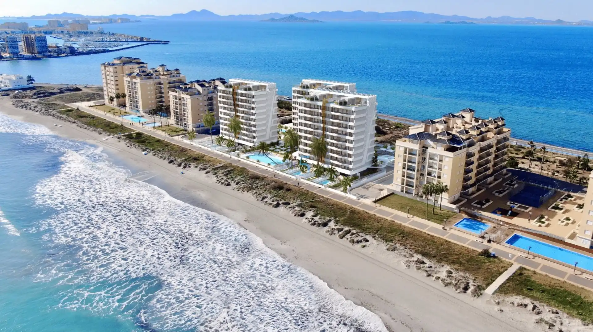 Vista exterior de Ático en venta en La Manga del Mar Menor con Piscina