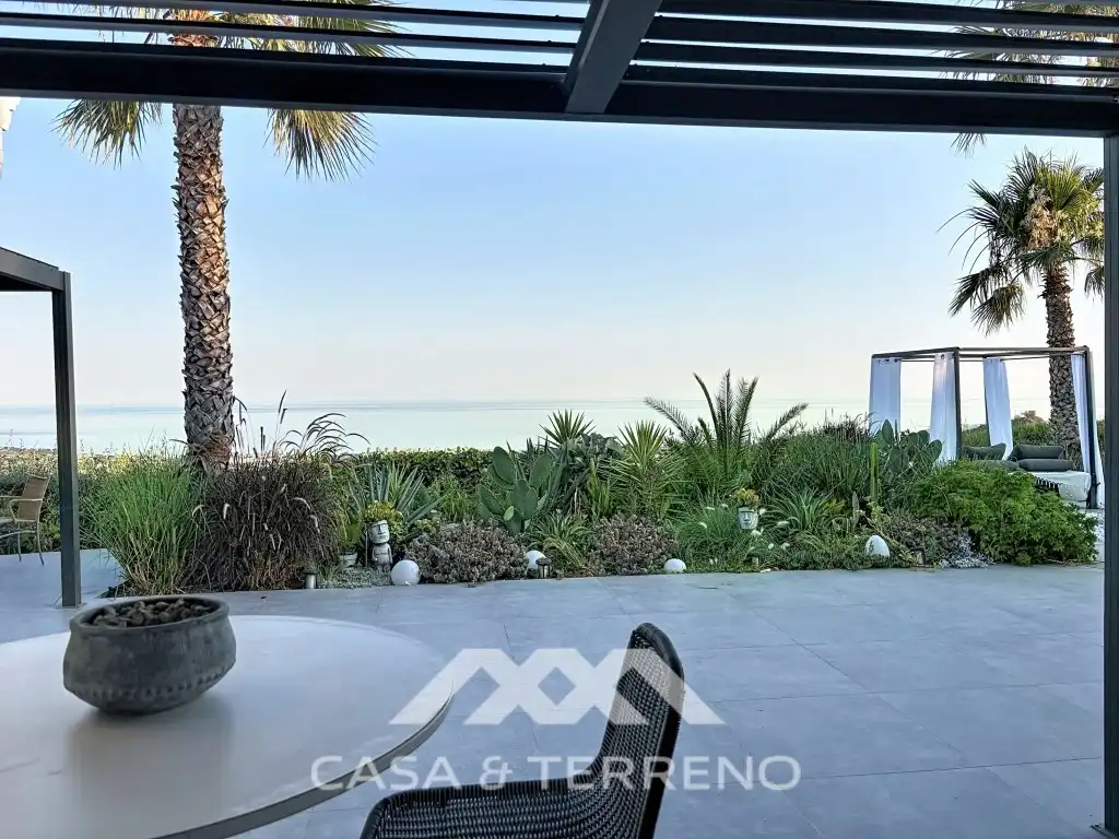 Terraza de Casa o chalet en venta en Algarrobo con Aire acondicionado, Calefacción y Jardín privado