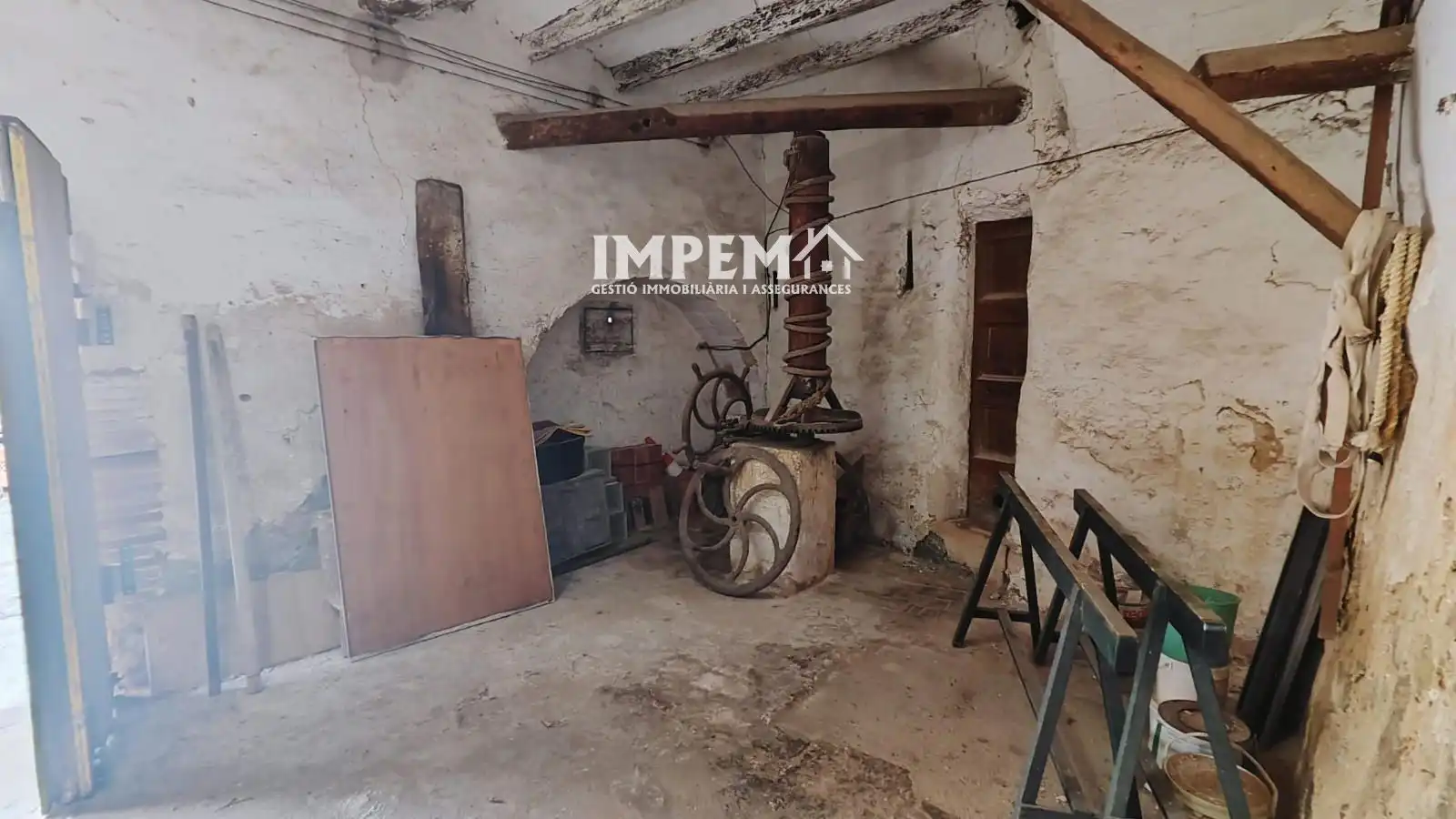 Edifici en venda en Santa Fe del Penedès