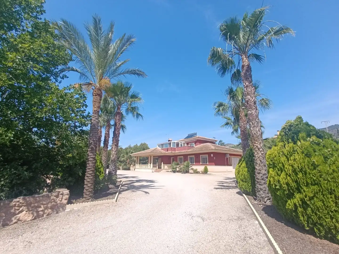Vista exterior de Casa o xalet en venda en Totana amb Aire condicionat, Jardí privat i Terrassa