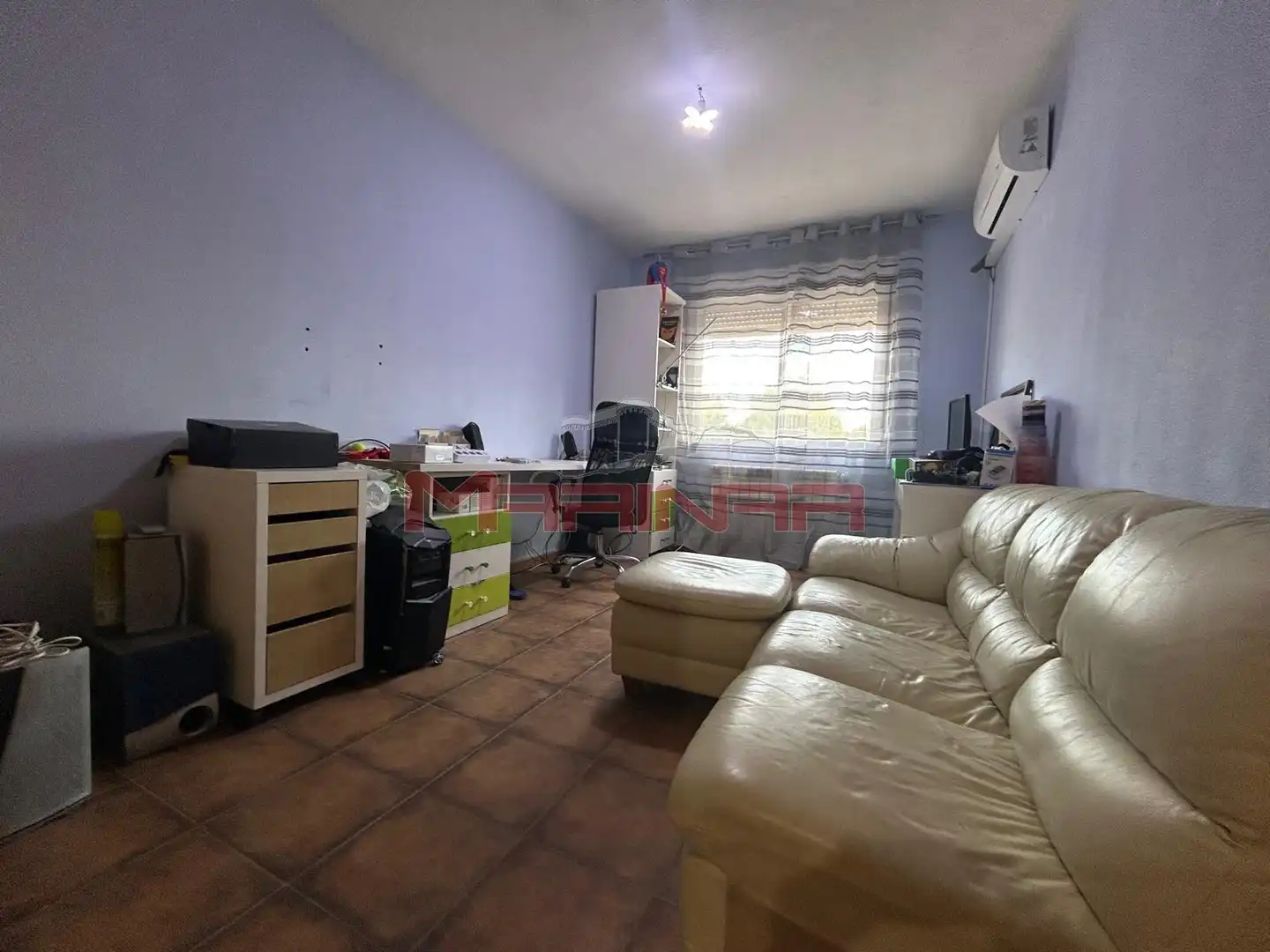 Habitación de Casa adosada en venta en Seseña con Aire acondicionado, Calefacción y Jardín privado