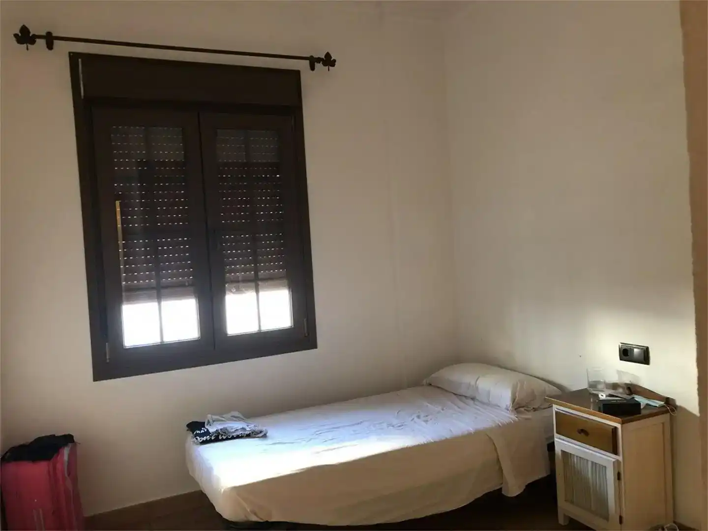 Dormitori de Casa adosada en venda en Gibraleón amb Aire condicionat i Moblat