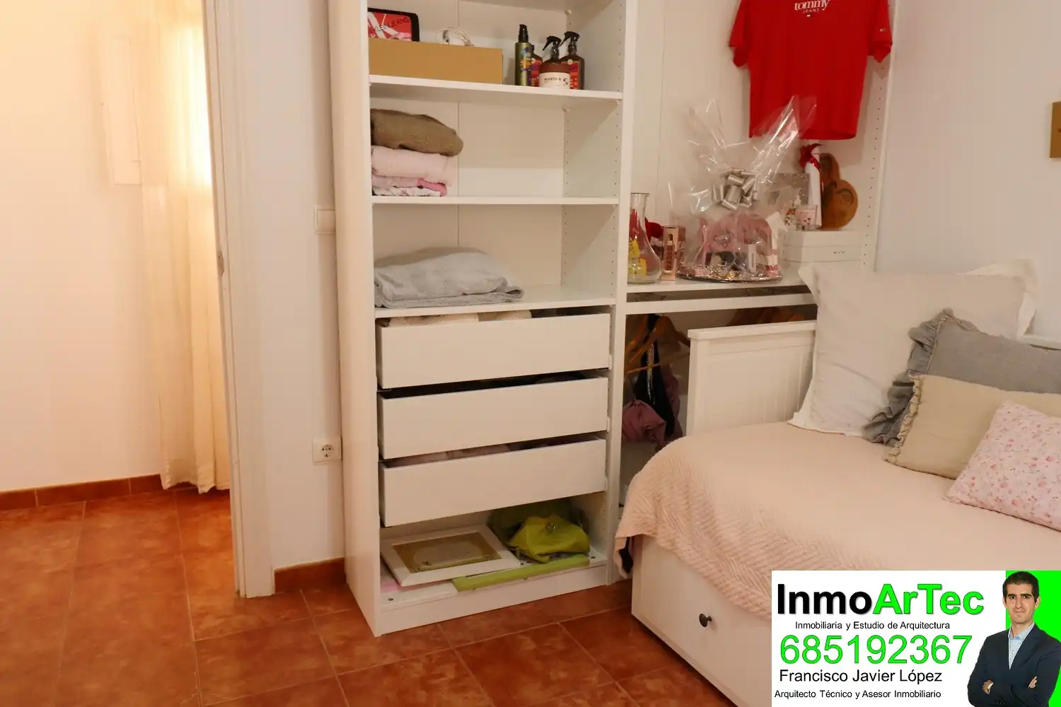 Bedroom of Houses for sale in Fuente Vaqueros  with Swimming Pool and Furnished