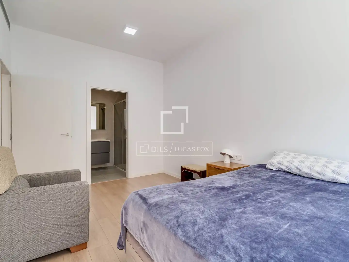 Dormitori de Pis en venda en L'Hospitalet de Llobregat amb Aire condicionat, Calefacció i Piscina