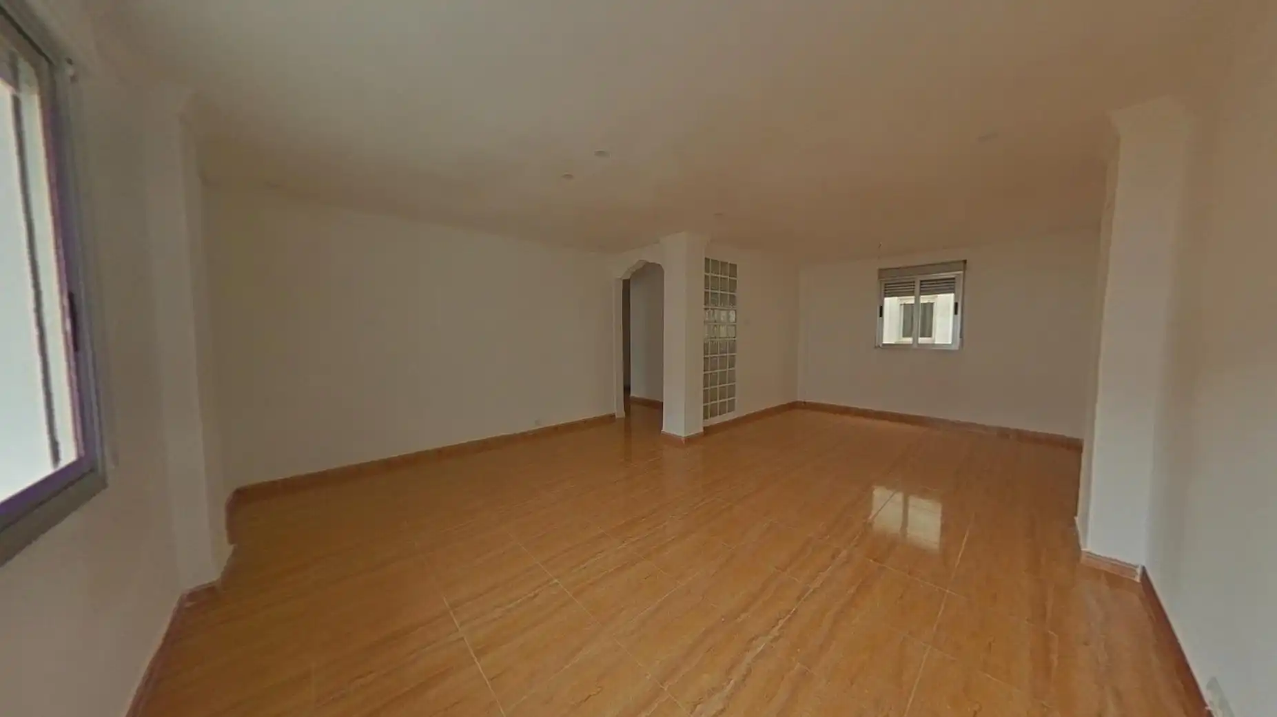 Flat with terrace for sale in Calle Calle Virgen de los Desamparados, imagen 2
