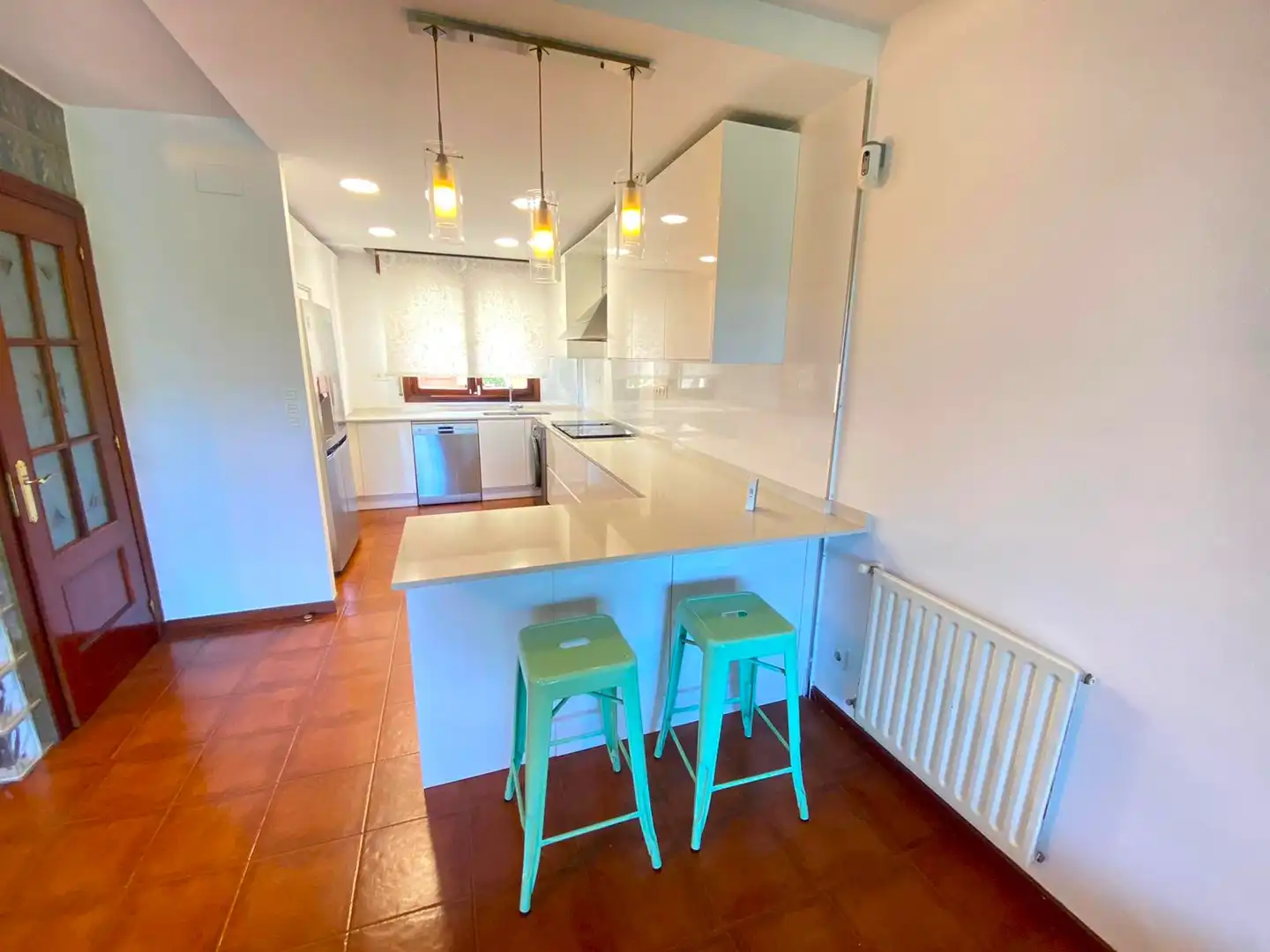 Küche von Einfamilien-Reihenhaus zum Verkauf in Castro-Urdiales mit Heizung, Privatgarten und Parkett