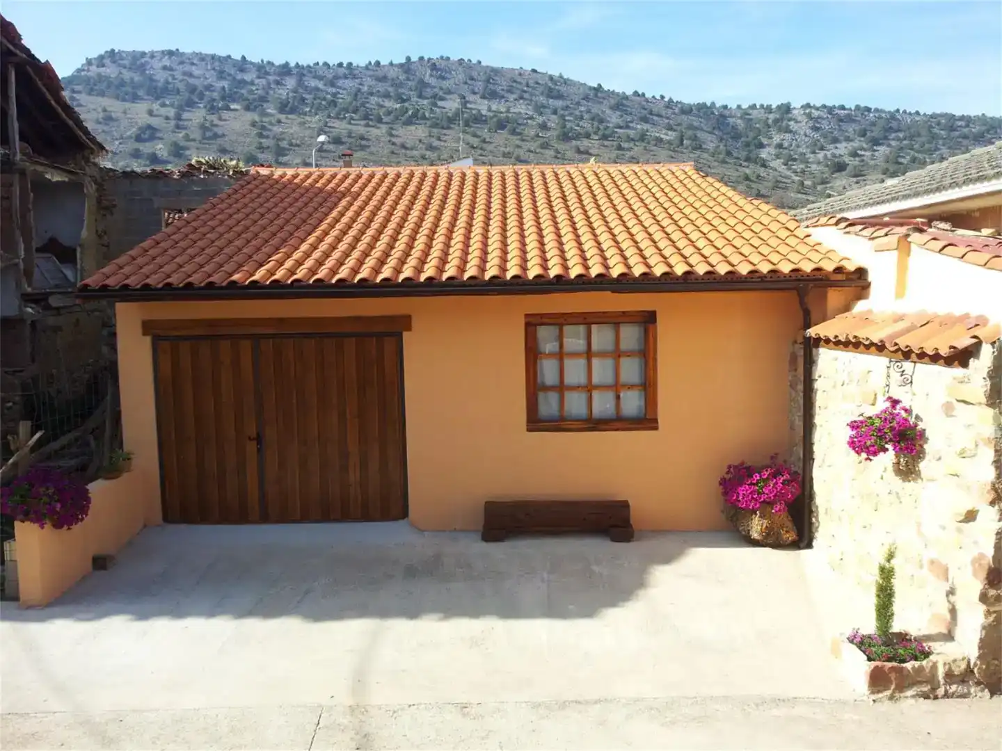 Vista exterior de Garaje en venta en Contreras