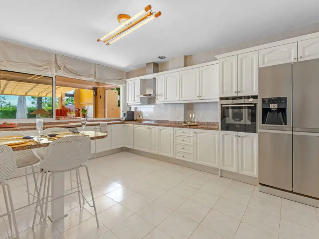 Houses for sale in Avenida Europa, Poble Nou - Montiboli