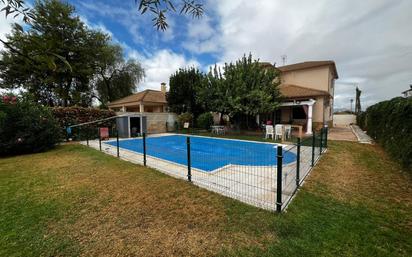 Swimming pool of House or chalet for sale in  Córdoba Capital  with Air Conditioner, Private garden and Terrace