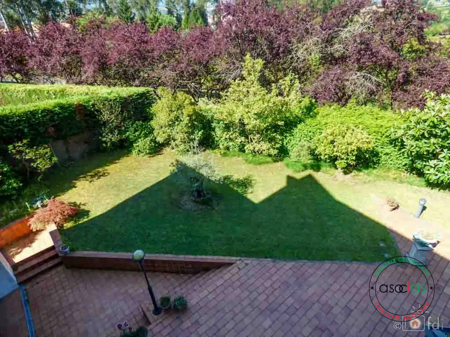 Jardí de Casa o xalet en venda en Oviedo  amb Calefacció, Jardí privat i Parquet