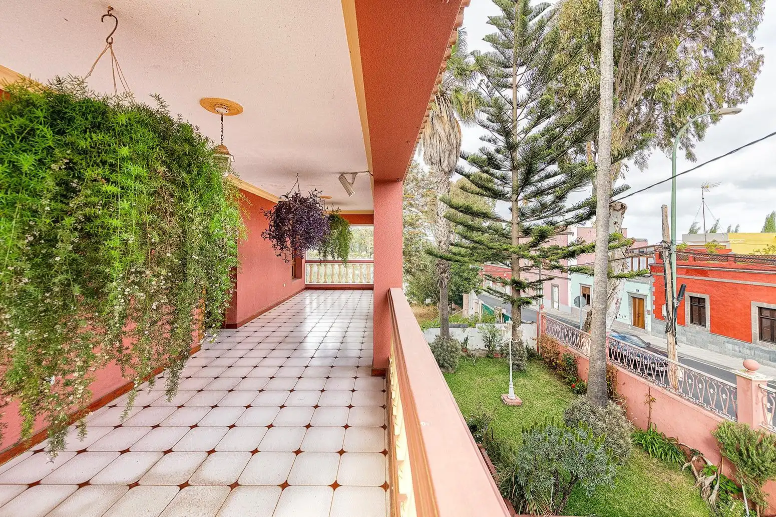 Terrassa de Casa o xalet en venda en Las Palmas de Gran Canaria amb Aire condicionat, Jardí privat i Terrassa