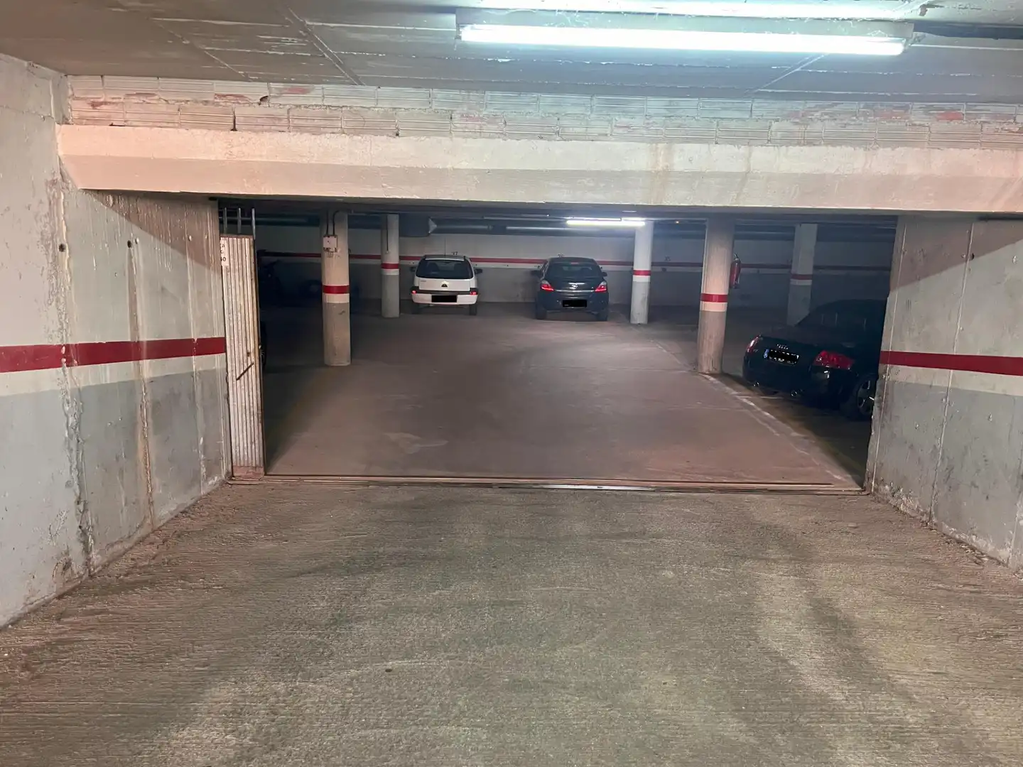 Einzelparkplatz zum Verkauf in Calle AMADEU VIVES 2, imagen 4