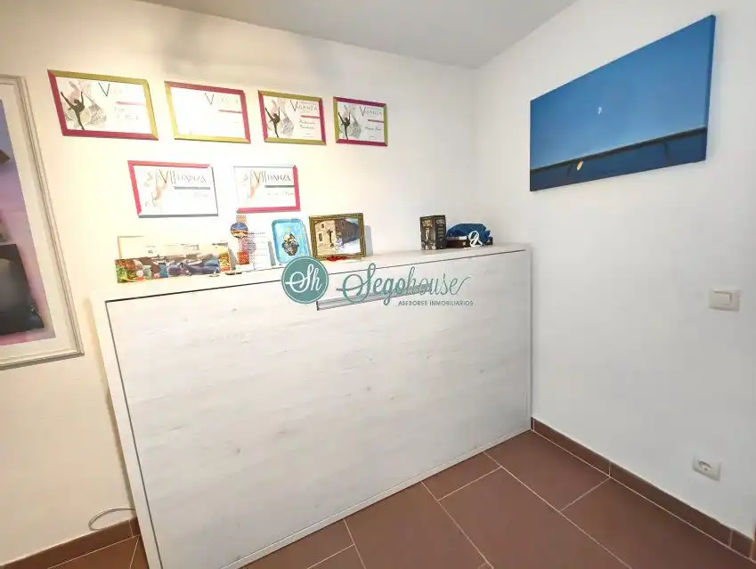Piso en venta en Segovia con Calefacción, Terraza y Amueblado