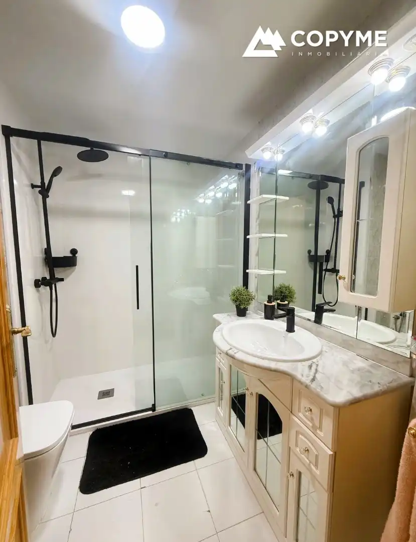 Baño de Piso en venta en Torrijos con Aire acondicionado, Calefacción y Amueblado