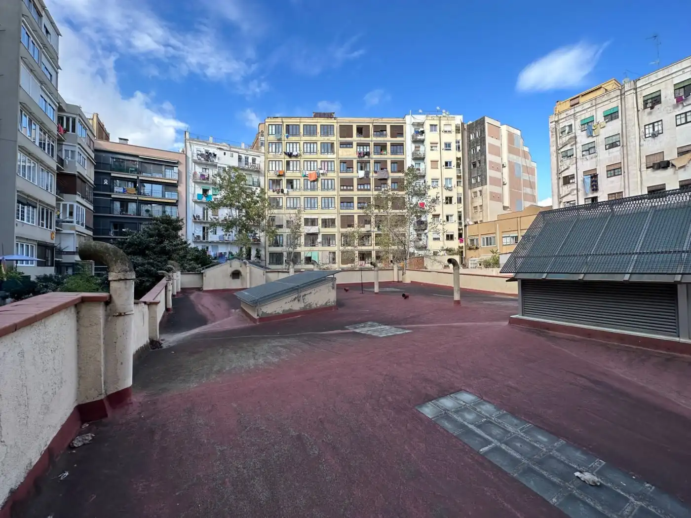 Vista exterior de Local de lloguer en Barcelona amb Terrassa