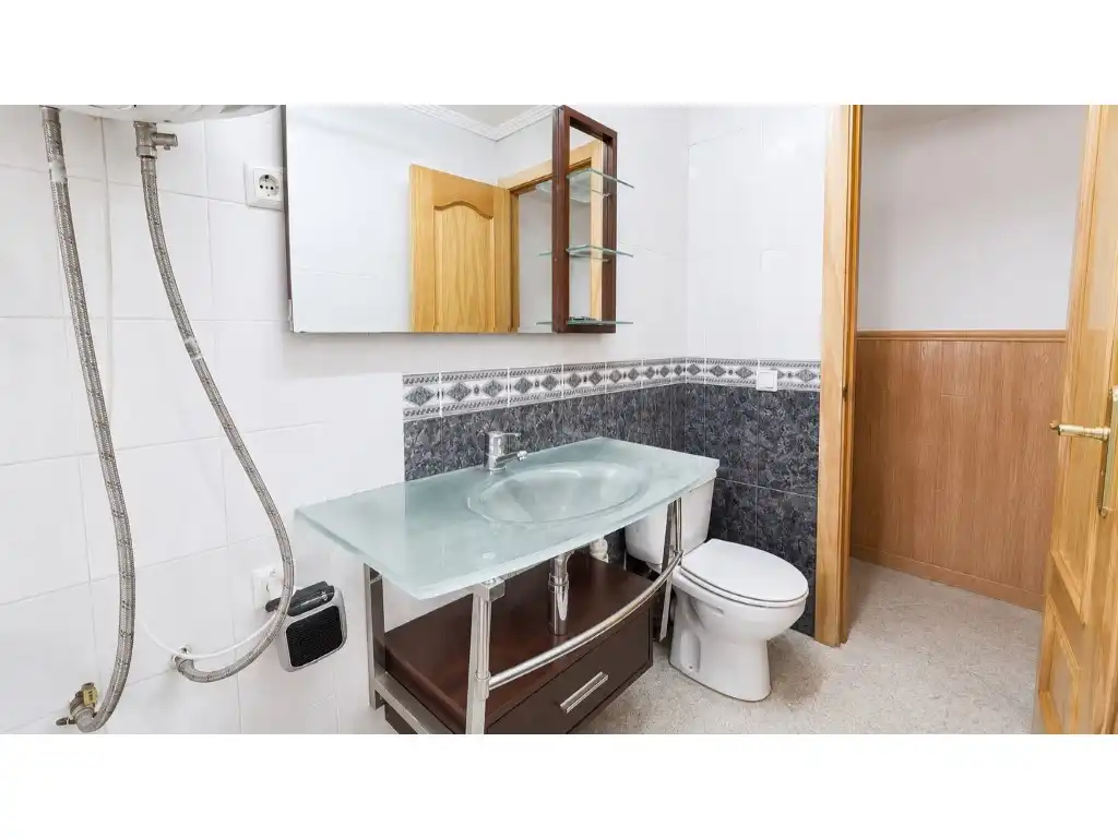 Bathroom of Flat for sale in Córdoba