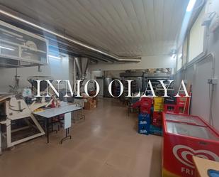 Cuina de Local en venda en Sant Adrià de Besòs amb Aire condicionat, Calefacció i Terrassa