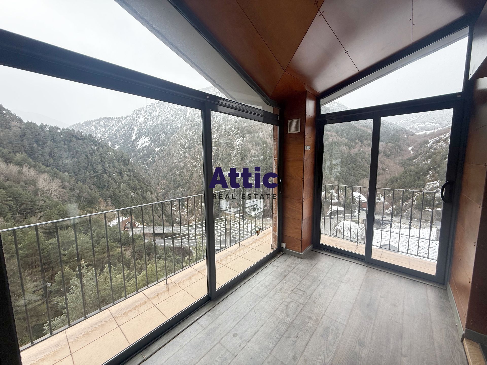 Vista exterior de Ático de alquiler en La Massana con Calefacción, Parquet y Terraza