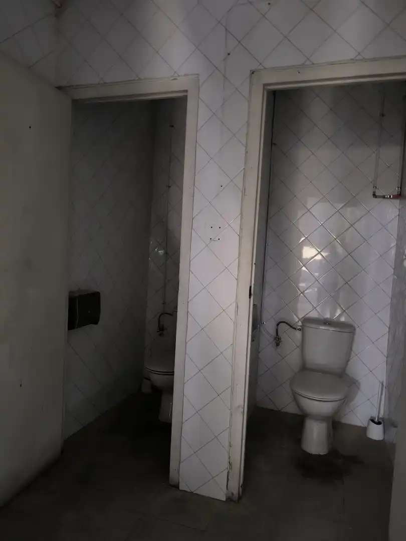 Badezimmer von Fabrikhallen zum Verkauf in Sant Boi de Llobregat