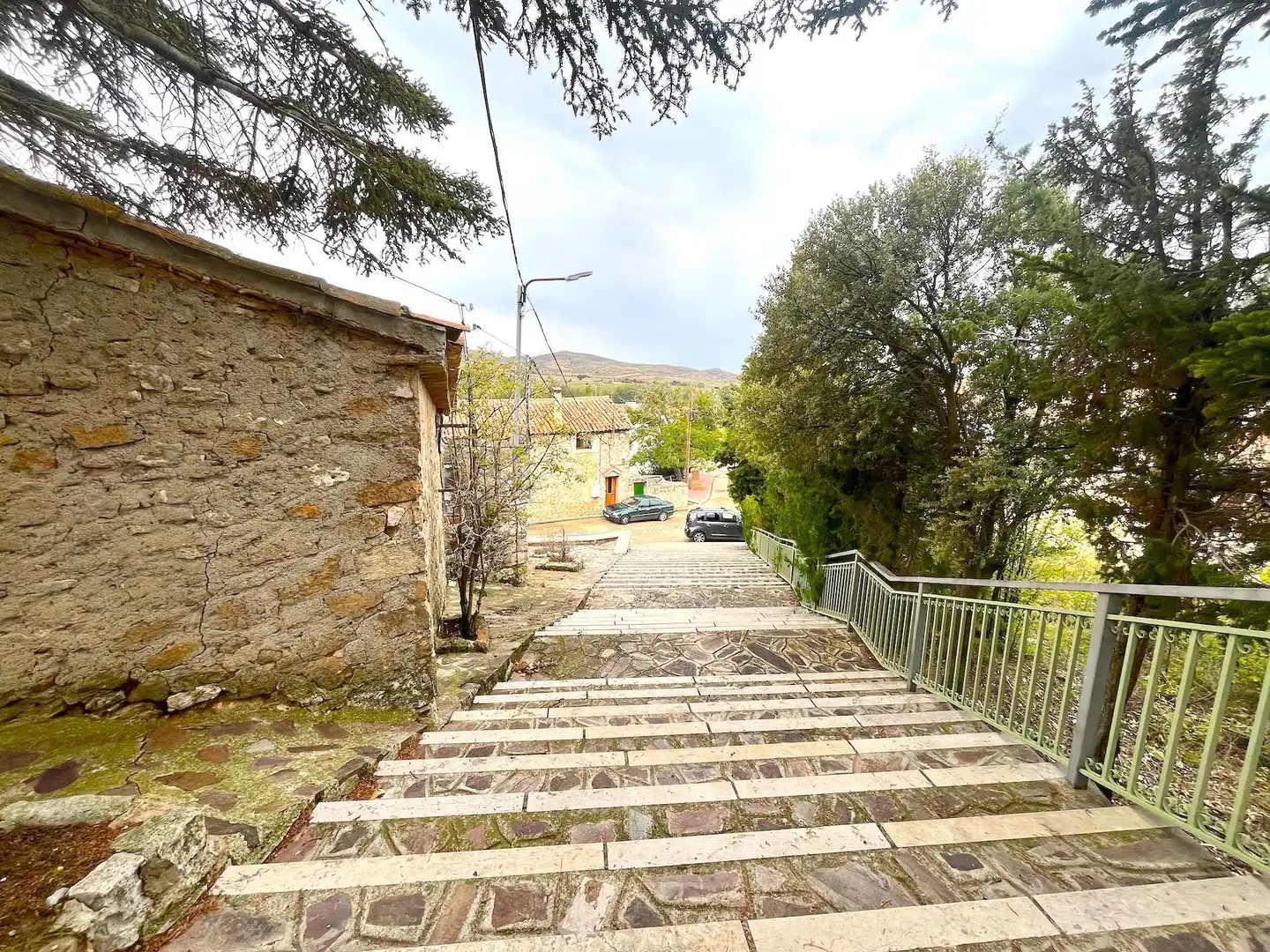 Vista exterior de Finca rústica en venda en Bea amb Calefacció, Terrassa i Moblat