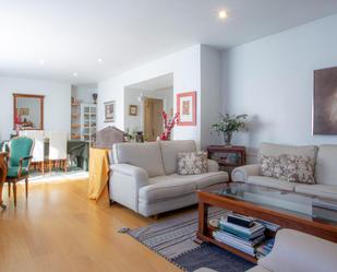 Living room of Flat for sale in  Madrid Capital  with Heating, Private garden and Terrace