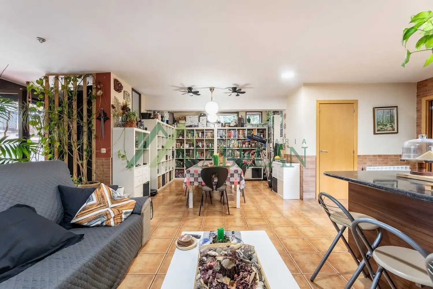 Sala d'estar de Casa o xalet en venda en Las Rozas de Madrid amb Aire condicionat, Calefacció i Jardí privat