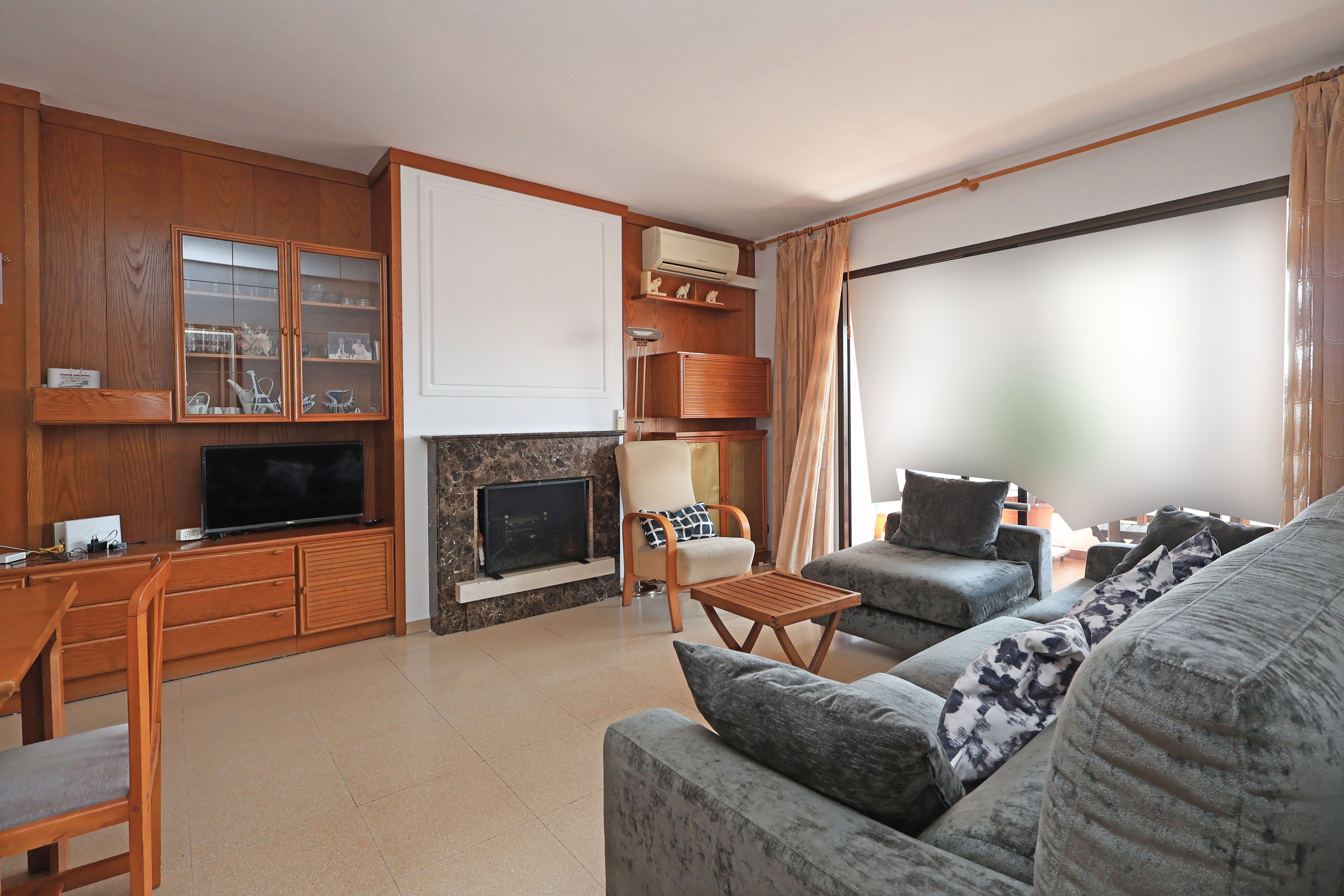 Living room of Flat for sale in L'Hospitalet de Llobregat  with Heating and Balcony