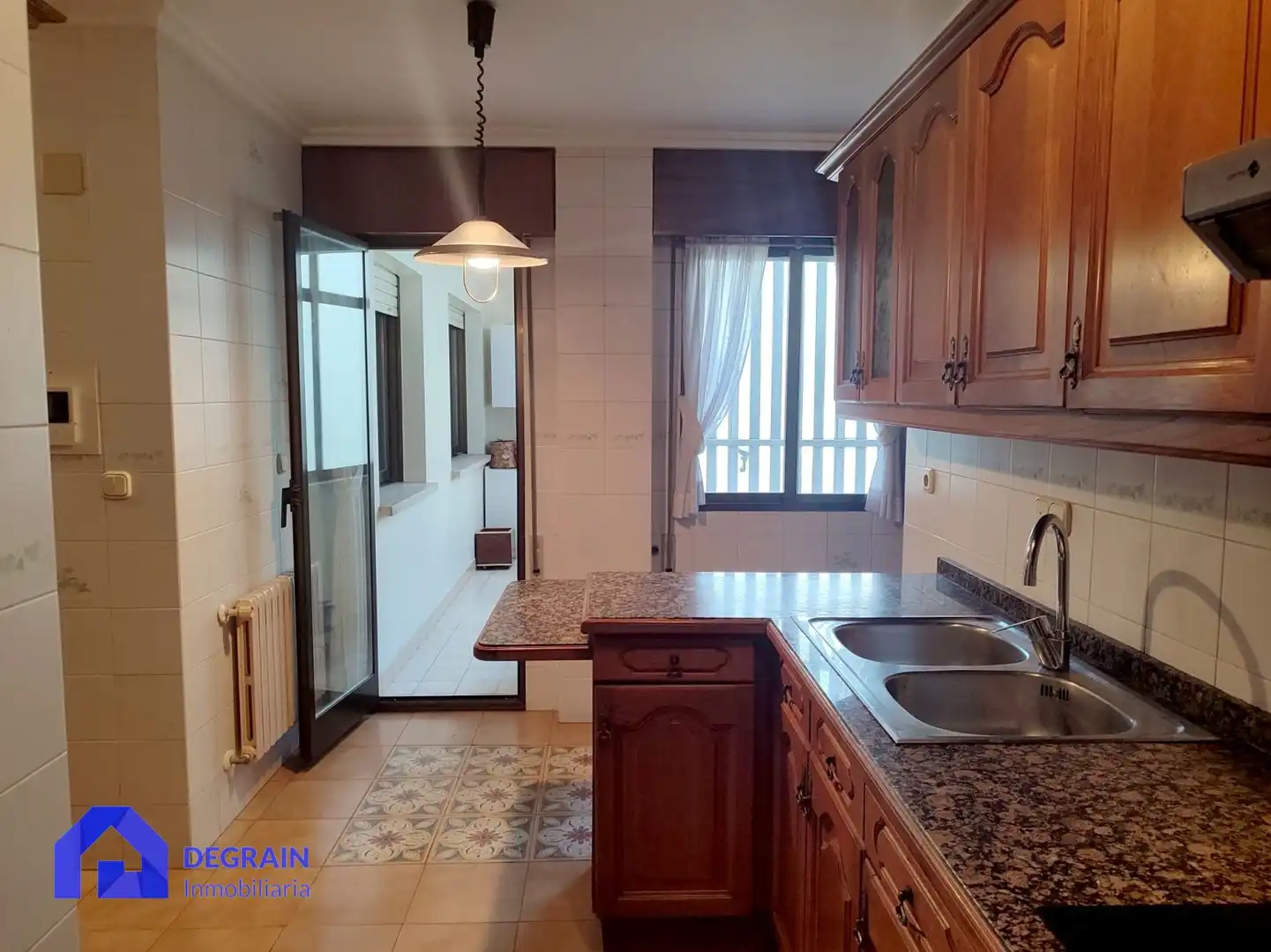 Cocina de Piso de alquiler en Oviedo  con Terraza y Trastero