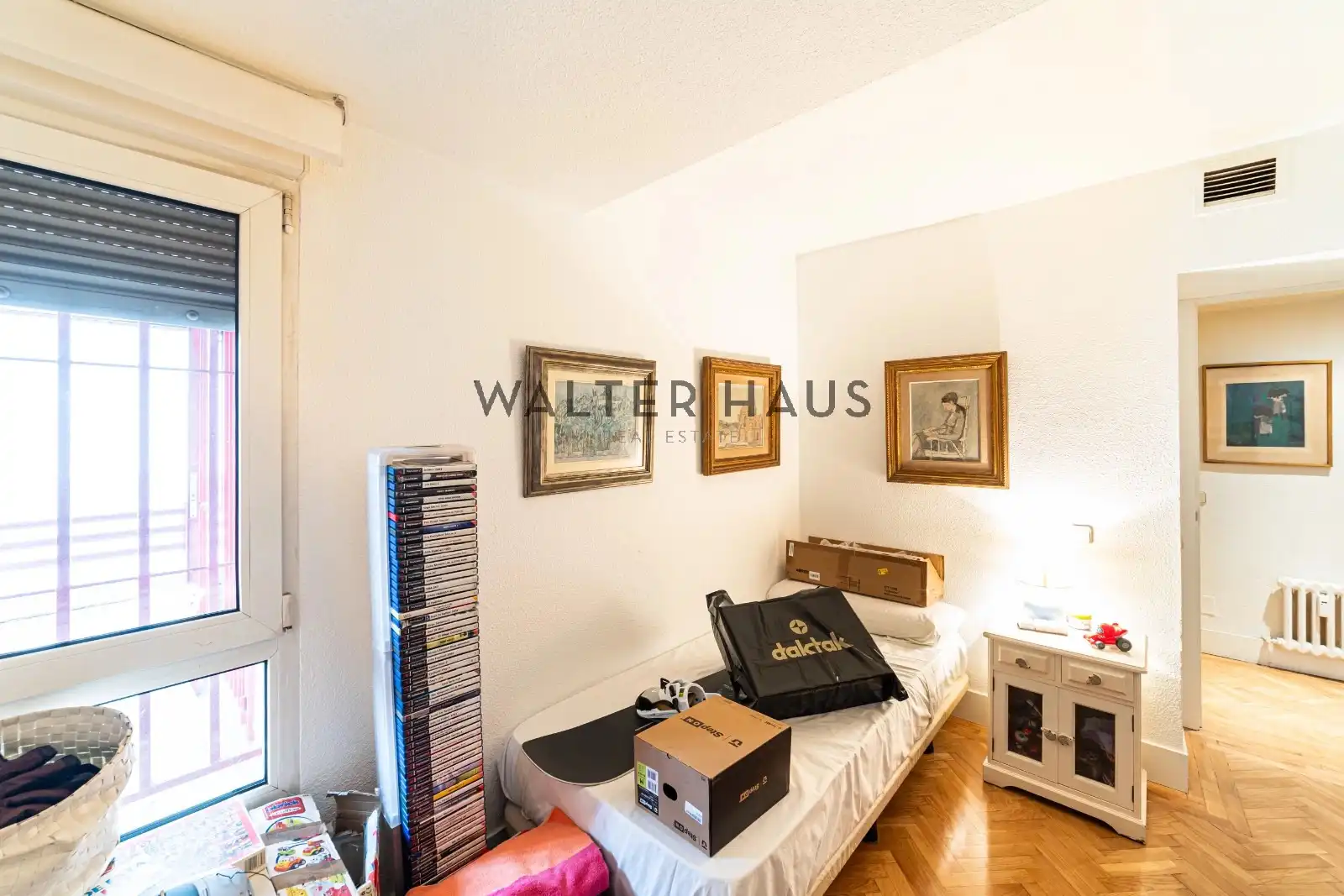 Bedroom of Flat for sale in Madrid  with Air Conditioner, Heating and Terrace