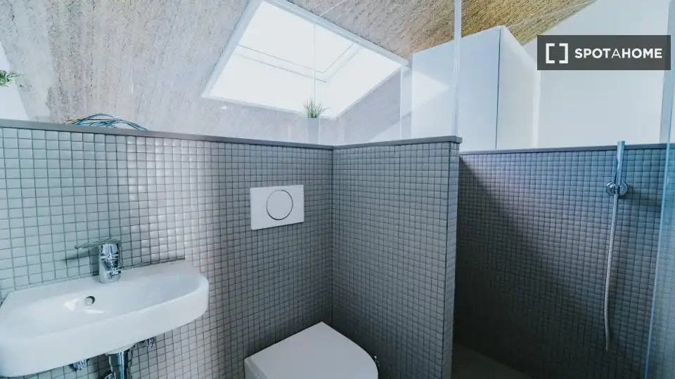 Baño de Piso de alquiler en Madrid con Aire acondicionado, Calefacción y Amueblado