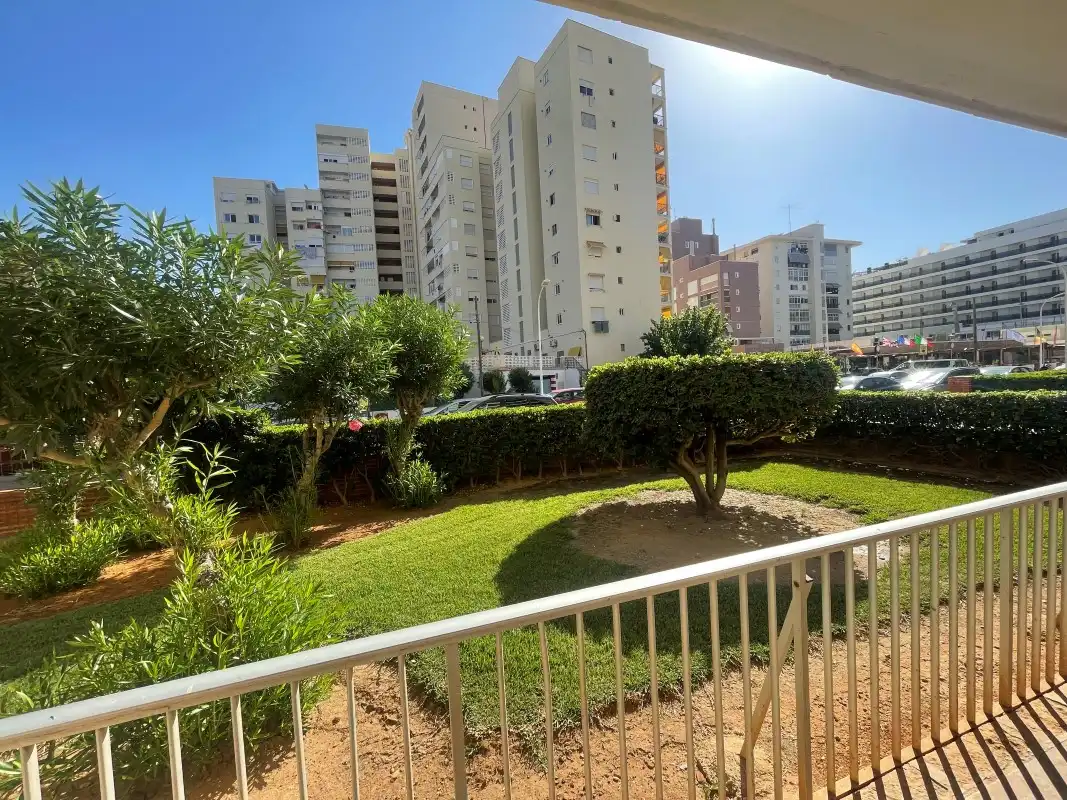 Vista exterior de Local de lloguer en Gandia
