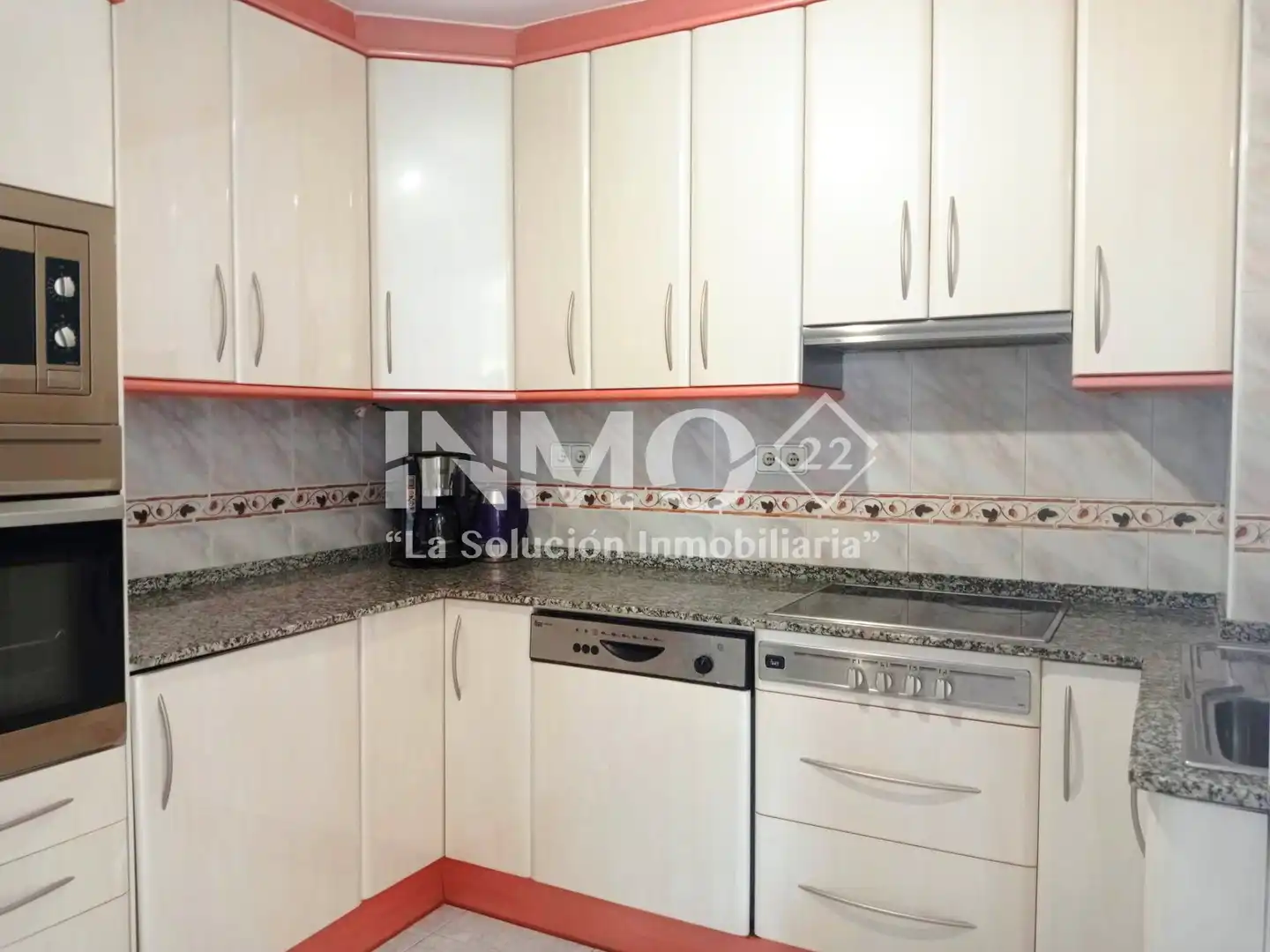 Cuina de Apartament en venda en Cambrils amb Aire condicionat, Terrassa i Moblat