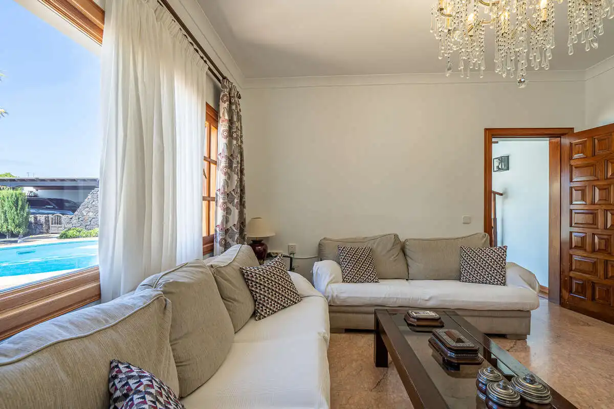 Sala d'estar de Casa o xalet en venda en Arrecife amb Jardí privat i Piscina