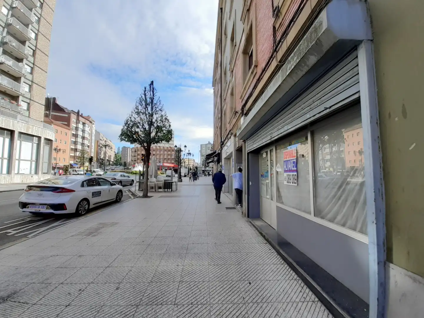 Business premises for sale in Oviedo - BERMUDEZ DE CASTRO 22, imagen 2